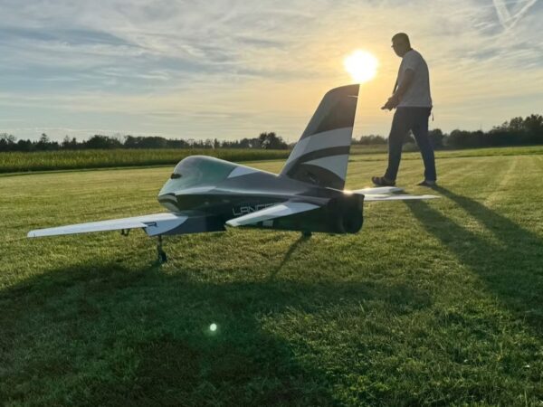 FTL Innovation - LANCER 2.1m Sport Jet mit Einziehfahrwerk – Bild 4